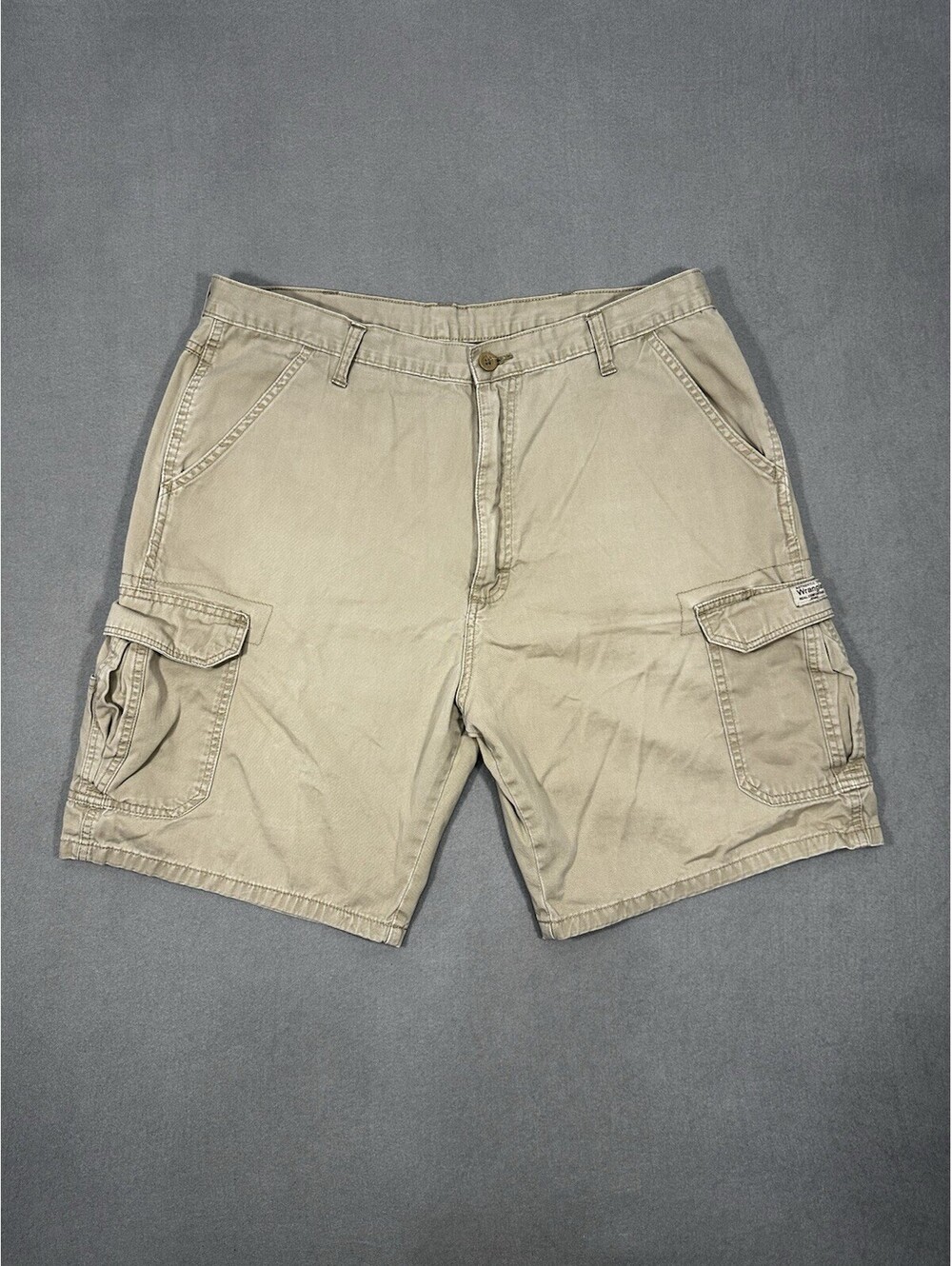 Wrangler Men’s Relaxed Fit Cargo Utility Shorts Tan Khaki Size 37